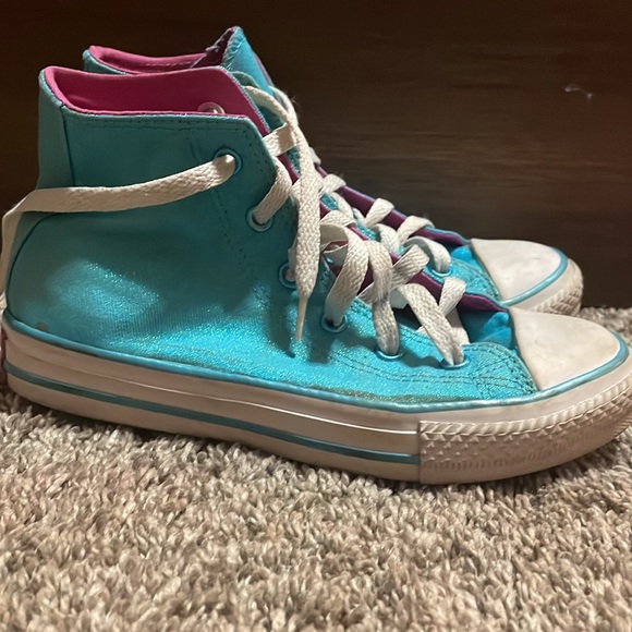 Converse - Picture 2 of 3